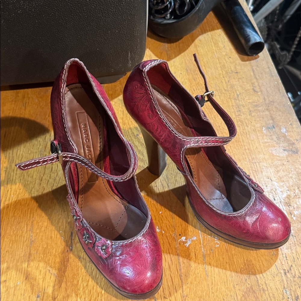 Marc Jacobs Heels sz 9, 39 & (1)9.5 good shape, little wear. Enzo Angelini 9.5